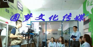 如何打造一張集“商業(yè)攝影”與“婚禮跟拍”實(shí)力于一體的年會錄影攝影網(wǎng)站